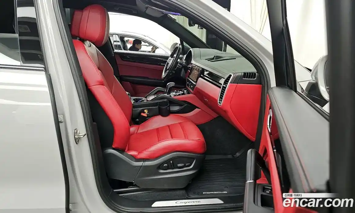 Porsche Cayenne 2022 3.0 Автомат в Москве № 197188, фото 3