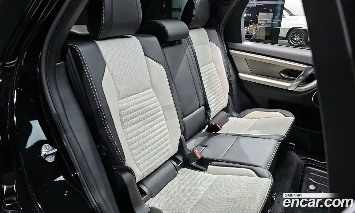 Land Rover Discovery Sport 2025 2.0 Автомат в Москве № 198041, фото 14