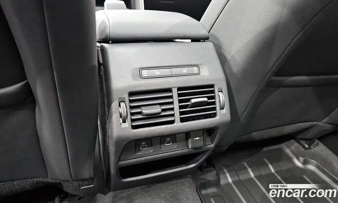 Land Rover Discovery Sport 2025 2.0 Автомат в Москве № 198041, фото 17