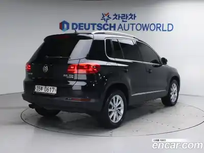 Volkswagen Tiguan 2016 2.0 Автомат в Москве № 199327, миниатюра 3