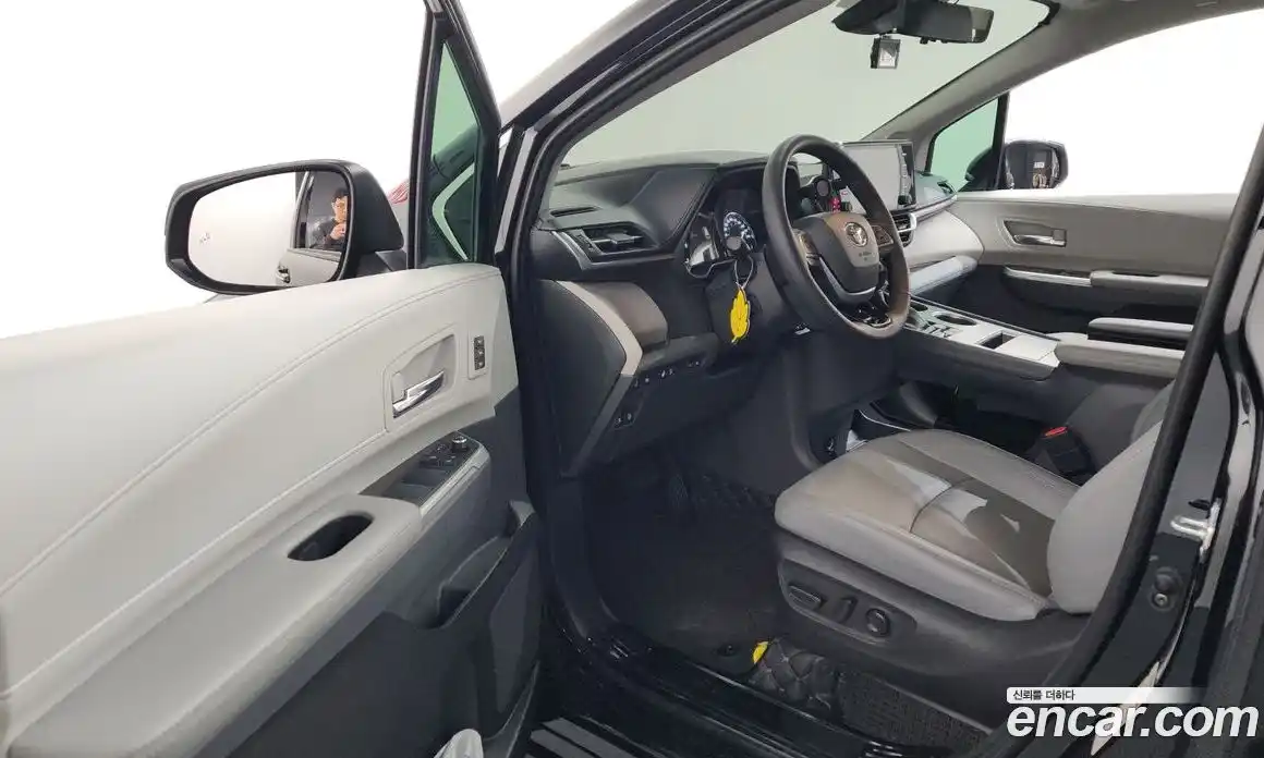 Toyota Sienna 2022 2.5 Автомат в Москве № 199514, фото 13