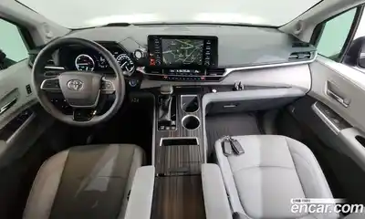 Toyota Sienna 2022 2.5 Автомат в Москве № 199514, миниатюра 6