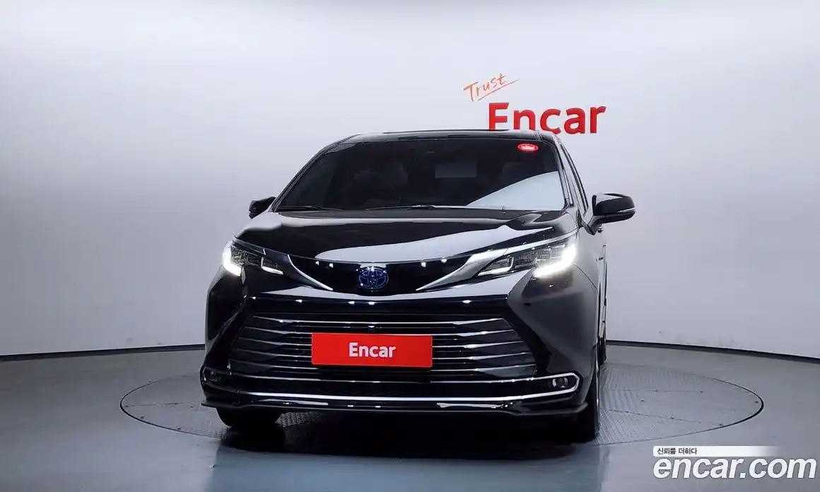 Toyota Sienna 2022 2.5 Автомат в Москве № 199514, фото 7