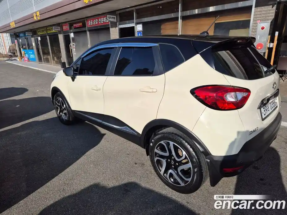 Renault QM3 2016 1.5 Автомат в Москве № 209911, фото 1