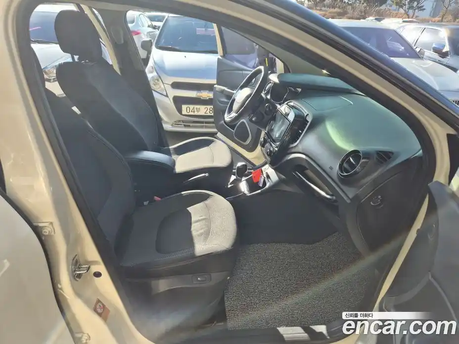 Renault QM3 2016 1.5 Автомат в Москве № 209911, фото 9