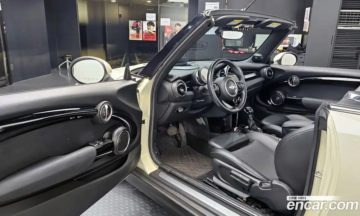 Mini Cooper Convertible 2017 1.5 Автомат в Москве № 211264, фото 8