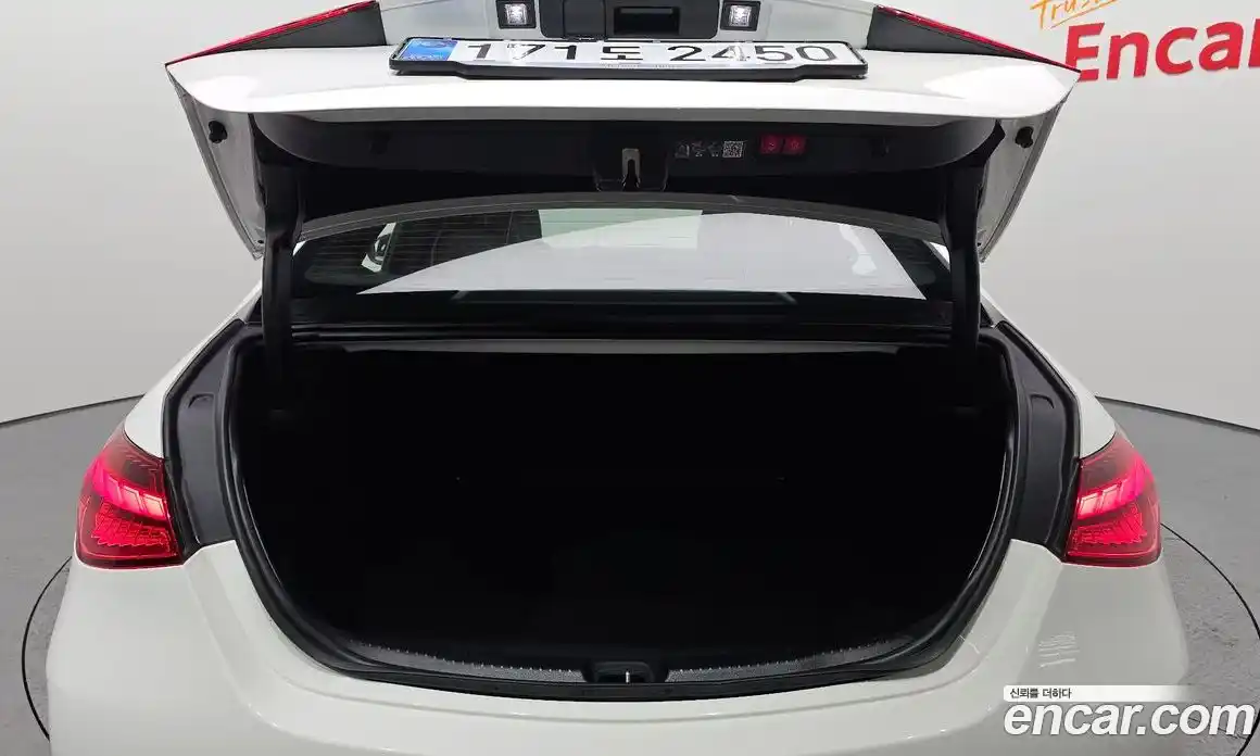 Mercedes-Benz C-Class 2025 2.0 Автомат в Москве № 211900, фото 14