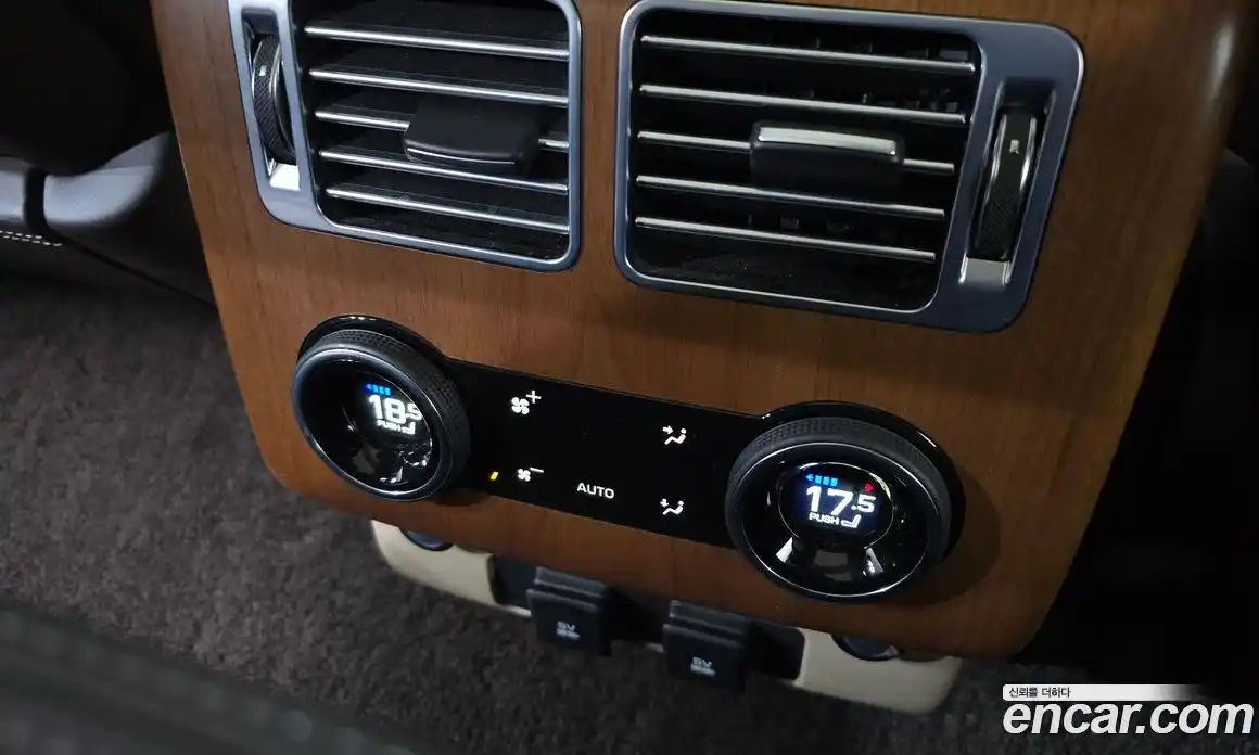 Land Rover Range-Rover 2018 5.0 Автомат в Москве № 213336, фото 17