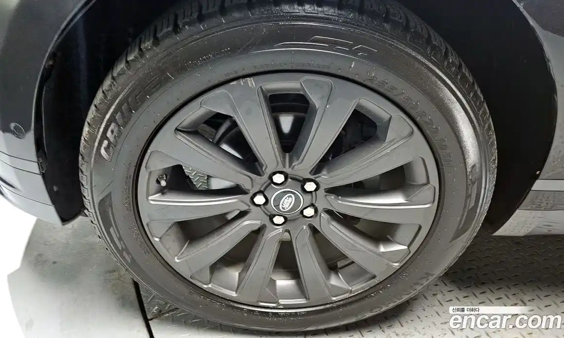 Land Rover Range-Rover Velar 2018 2.0 Автомат в Москве № 213448, фото 15