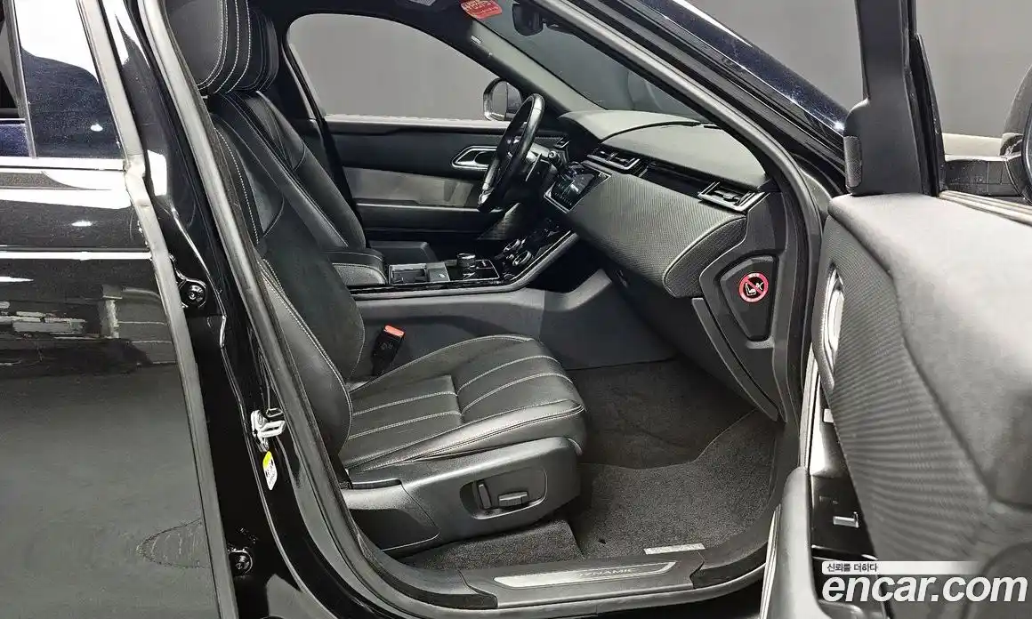 Land Rover Range-Rover Velar 2018 2.0 Автомат в Москве № 213448, фото 16