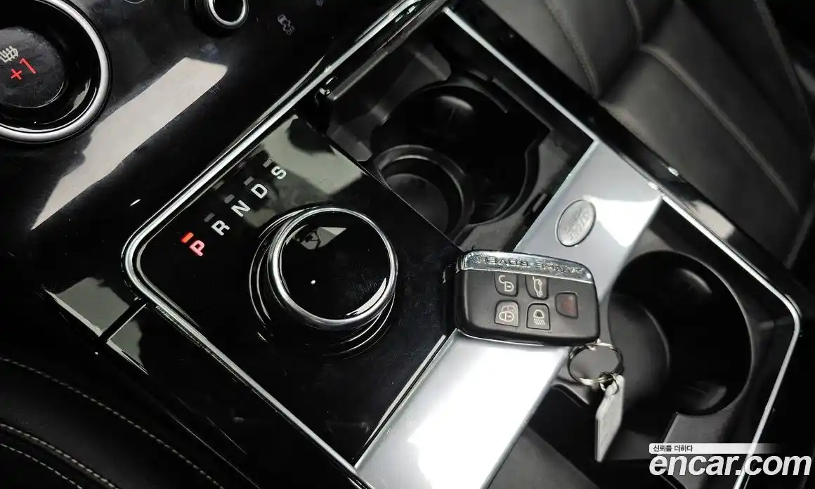 Land Rover Range-Rover Velar 2018 2.0 Автомат в Москве № 213448, фото 19