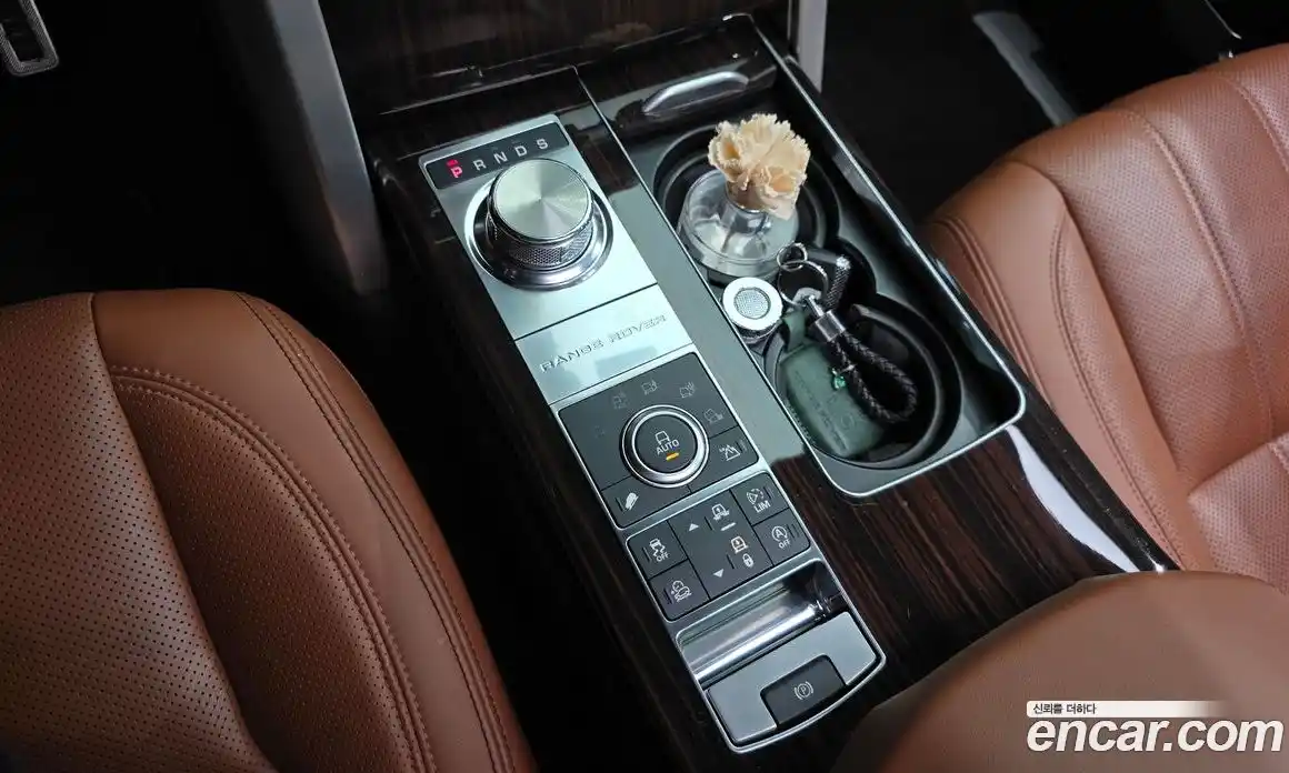 Land Rover Range-Rover 2017 4.4 Автомат в Москве № 213713, фото 15