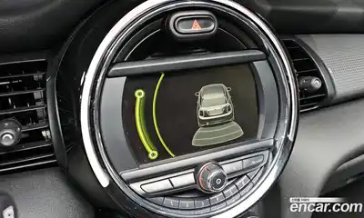 Mini Cooper 2016 1.5 Автомат в Москве № 214334, миниатюра 2