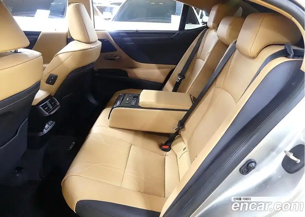 Lexus ES 2025 2.5 Автомат в Москве № 214782, фото 18