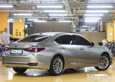 Lexus ES 2025 2.5 Автомат в Москве № 214782, миниатюра 2