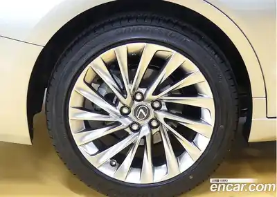 Lexus ES 2025 2.5 Автомат в Москве № 214782, миниатюра 5