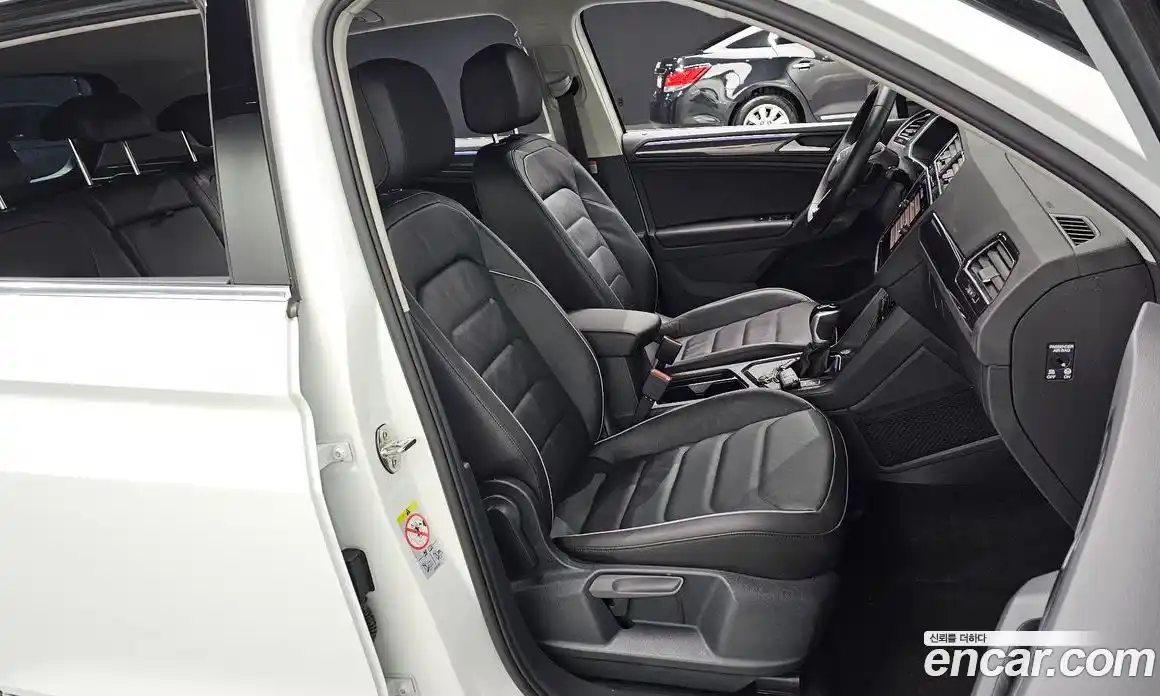 Volkswagen Tiguan 2023 2.0 Автомат в Москве № 215074, фото 10