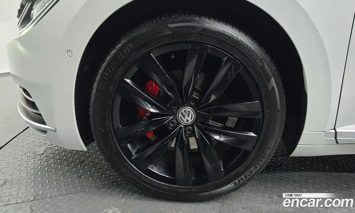 Volkswagen Arteon 2019 2.0 Автомат в Москве № 215225, фото 5