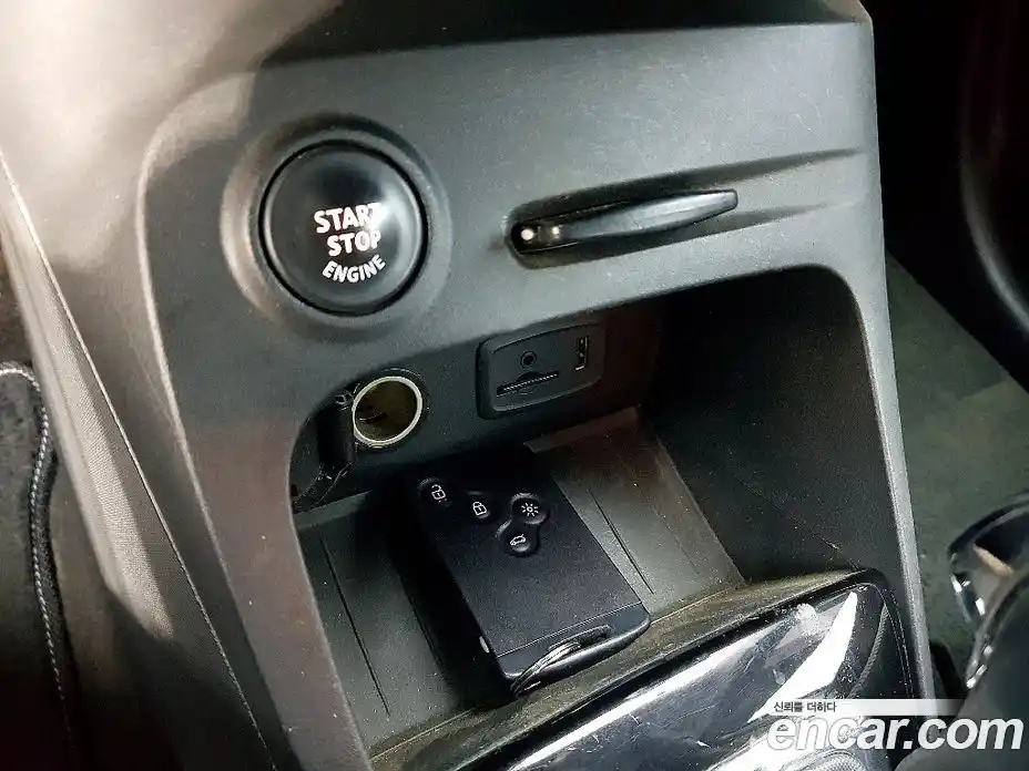 Renault QM3 2014 1.5 Автомат в Москве № 226863, фото 15