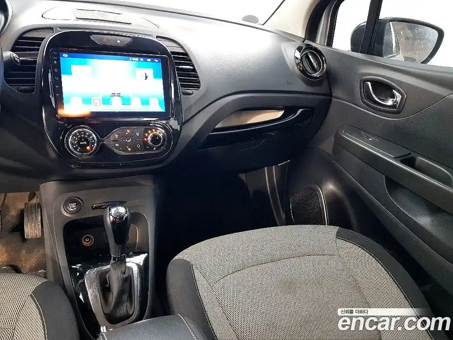 Renault QM3 2014 1.5 Автомат в Москве № 226863, фото 6