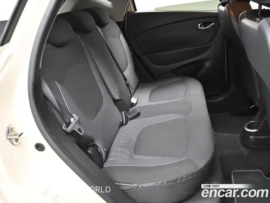 Renault QM3 2015 1.5 Автомат в Москве № 227338, фото 12