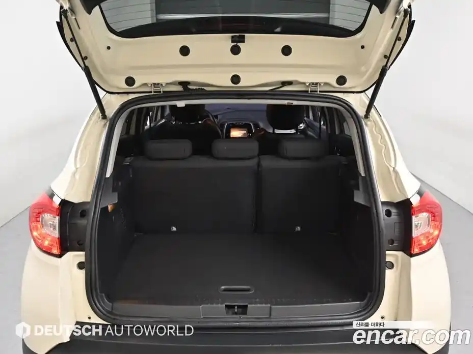 Renault QM3 2015 1.5 Автомат в Москве № 227338, фото 20