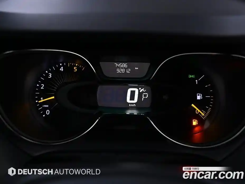 Renault QM3 2015 1.5 Автомат в Москве № 227338, фото 8