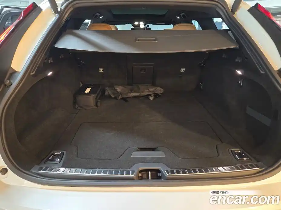 Volvo V90 2024 2.0 Автомат в Москве № 230834, фото 15