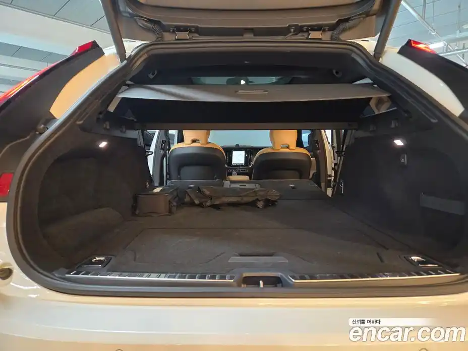 Volvo V90 2024 2.0 Автомат в Москве № 230834, фото 16