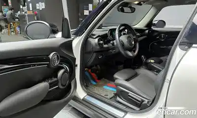 Mini Cooper 2024 1.5 Автомат в Москве № 231419, миниатюра 11