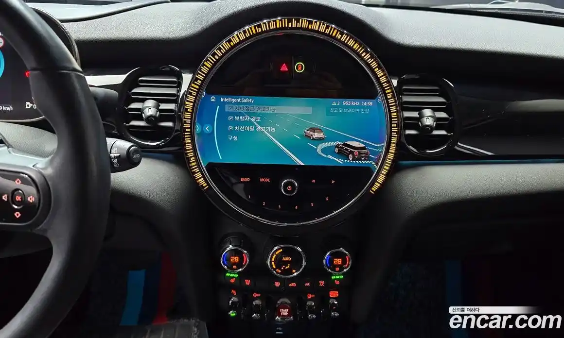 Mini Cooper 2024 1.5 Автомат в Москве № 231419, фото 14