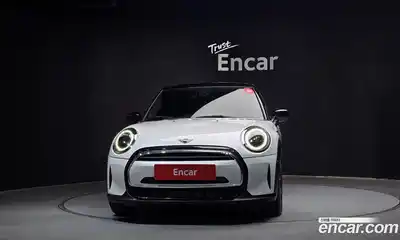 Mini Cooper 2024 1.5 Автомат в Москве № 231419, миниатюра 3