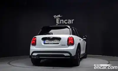Mini Cooper 2024 1.5 Автомат в Москве № 231419, миниатюра 4