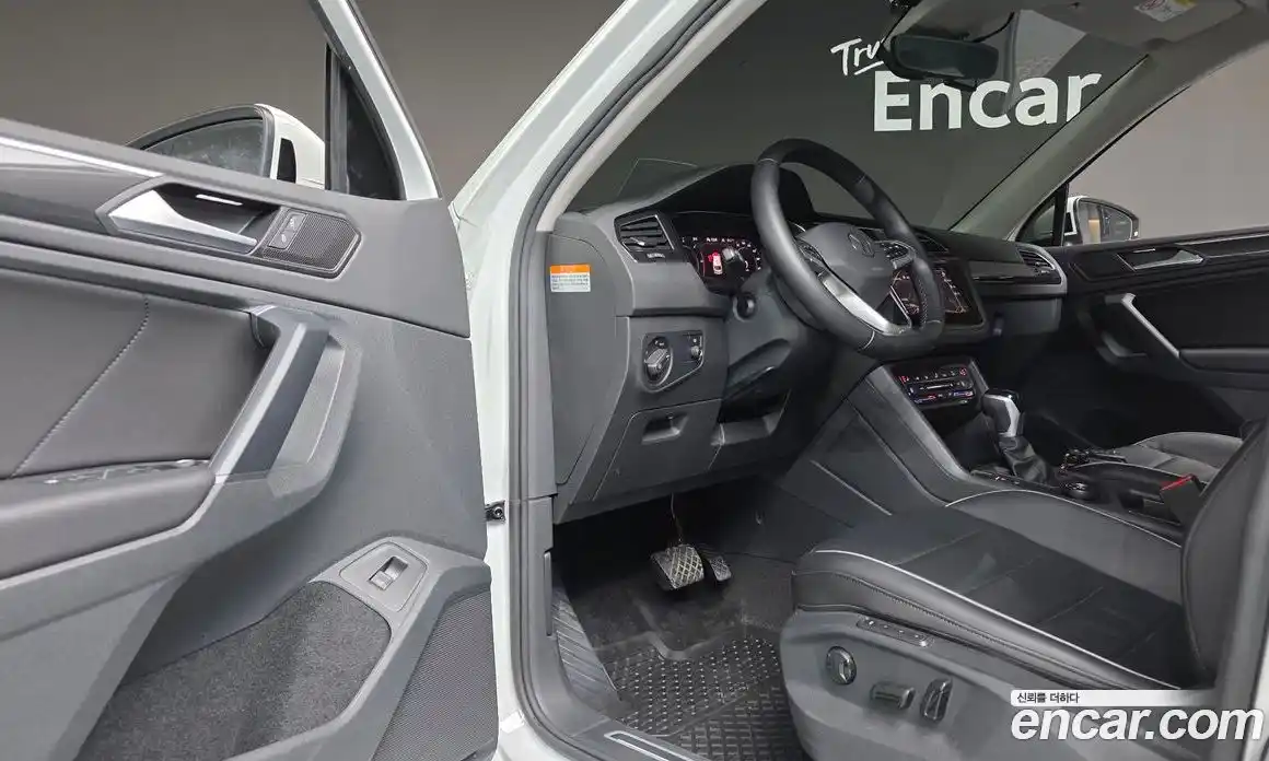 Volkswagen Tiguan 2022 2.0 Автомат в Москве № 232135, фото 13