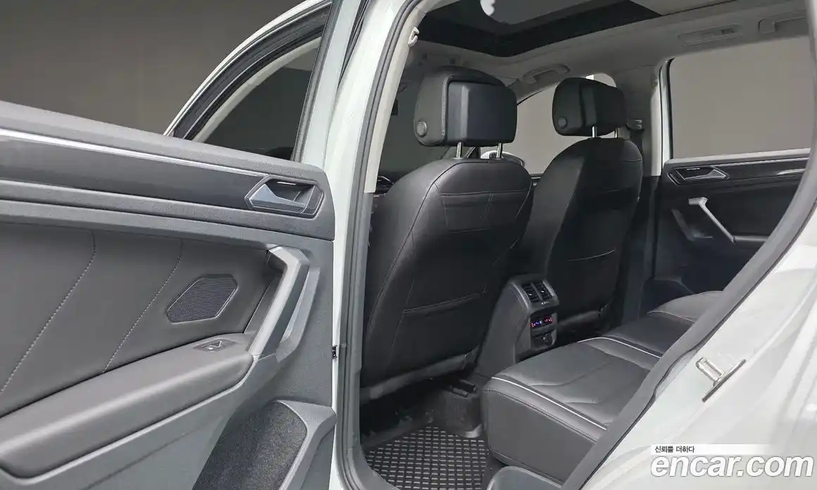 Volkswagen Tiguan 2022 2.0 Автомат в Москве № 232135, фото 17