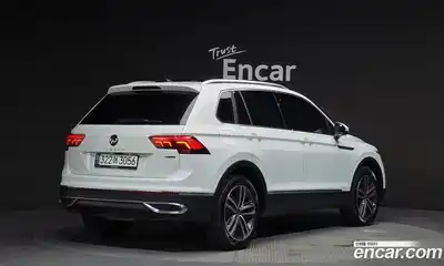 Volkswagen Tiguan 2022 2.0 Автомат в Москве № 232135, миниатюра 2