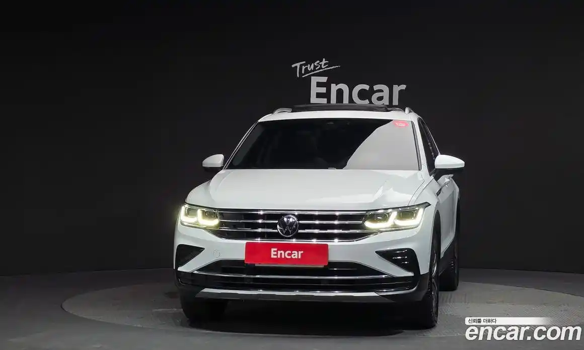 Volkswagen Tiguan 2022 2.0 Автомат в Москве № 232135, фото 3