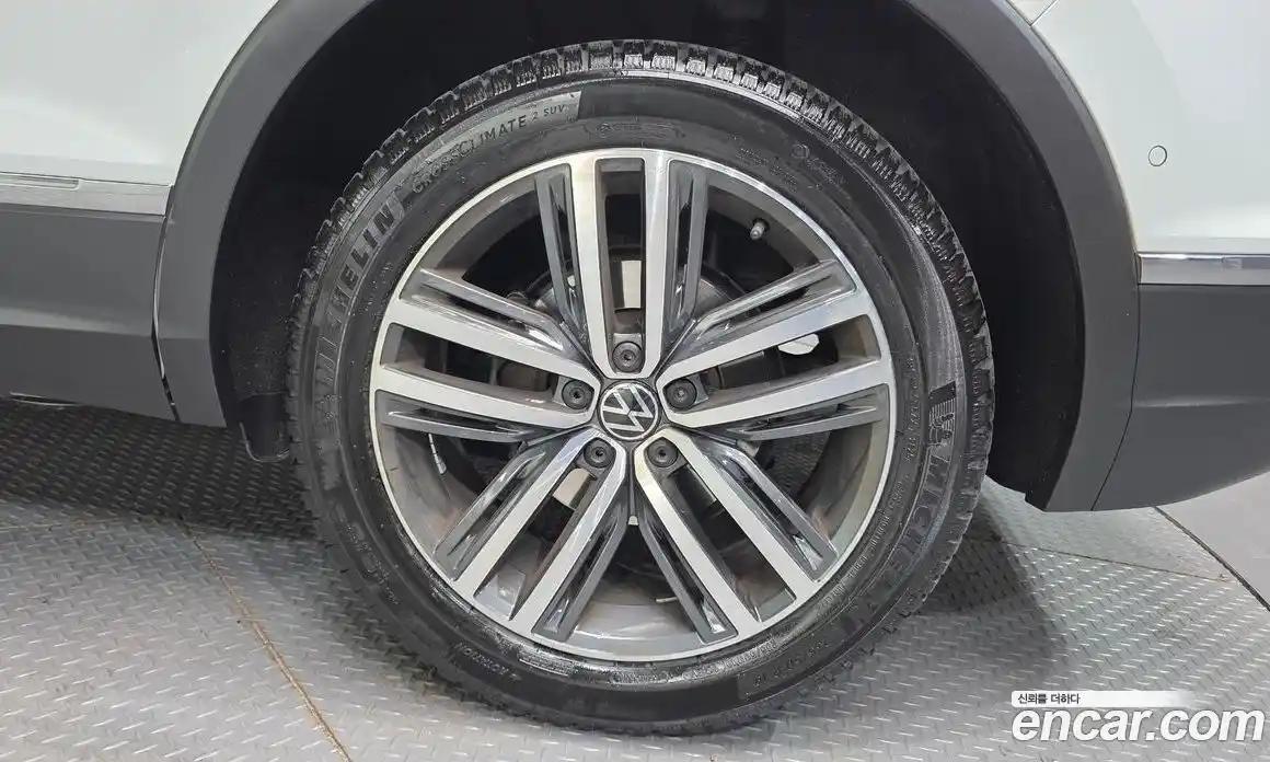 Volkswagen Tiguan 2022 2.0 Автомат в Москве № 232135, фото 5