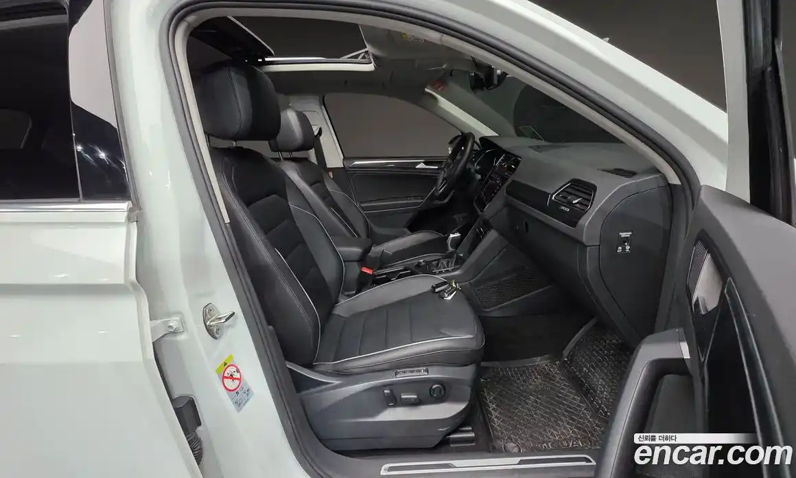 Volkswagen Tiguan 2022 2.0 Автомат в Москве № 232135, фото 10