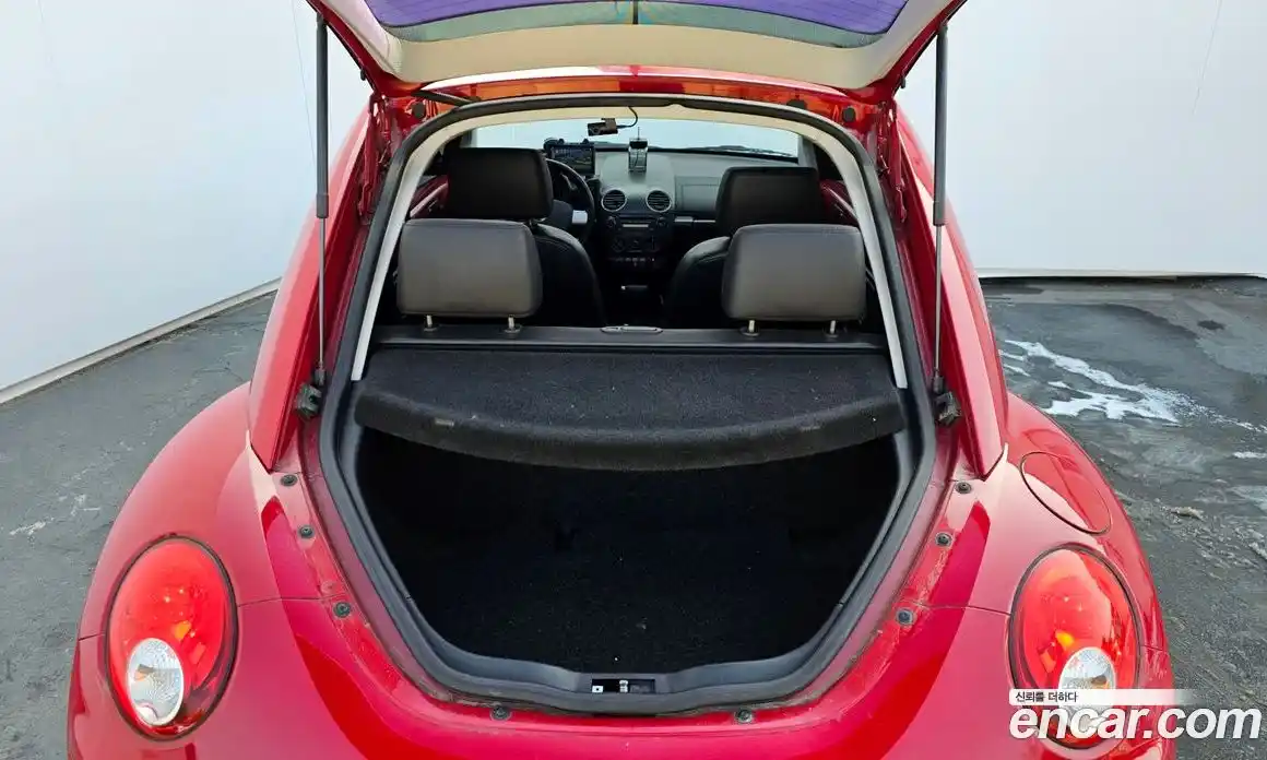 Volkswagen Beatle 2011 2.0 Автомат в Москве № 232193, фото 15