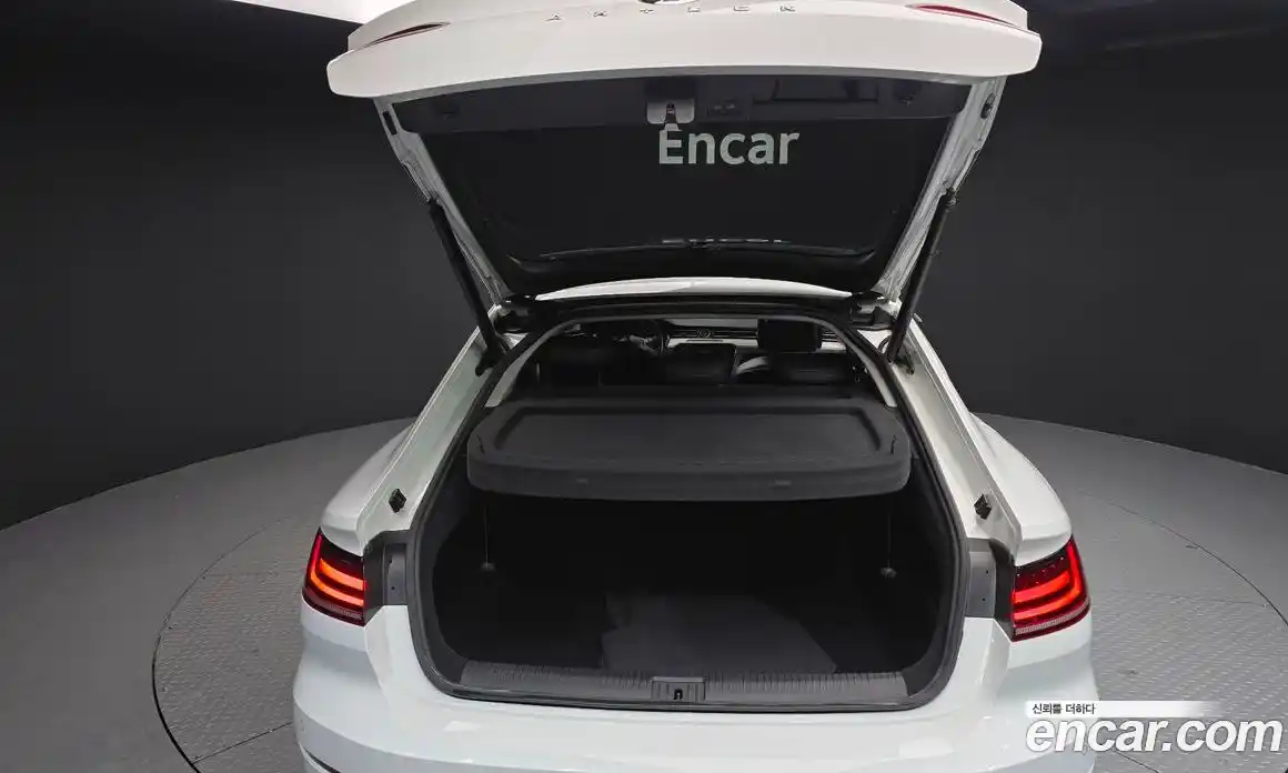 Volkswagen Arteon 2019 2.0 Автомат в Москве № 232247, фото 14