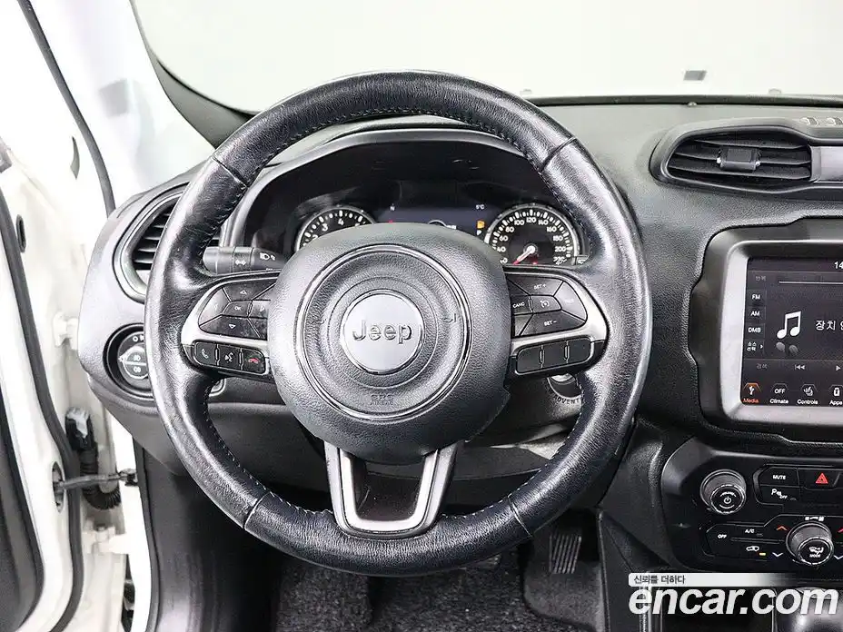 Jeep Renegade 2019 2.4 Автомат в Москве № 232393, фото 16