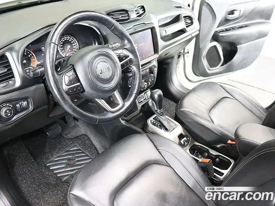 Jeep Renegade 2019 2.4 Автомат в Москве № 232393, фото 18