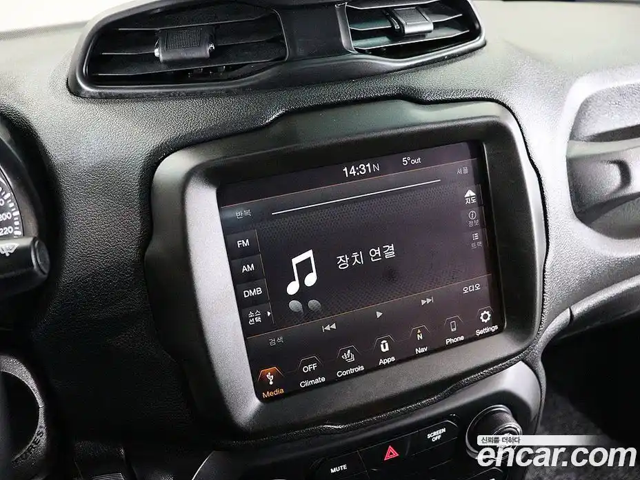 Jeep Renegade 2019 2.4 Автомат в Москве № 232393, фото 19