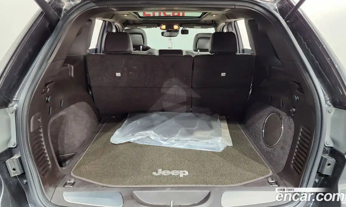 Jeep Cherokee 2018 3.0 Автомат в Москве № 232430, фото 20