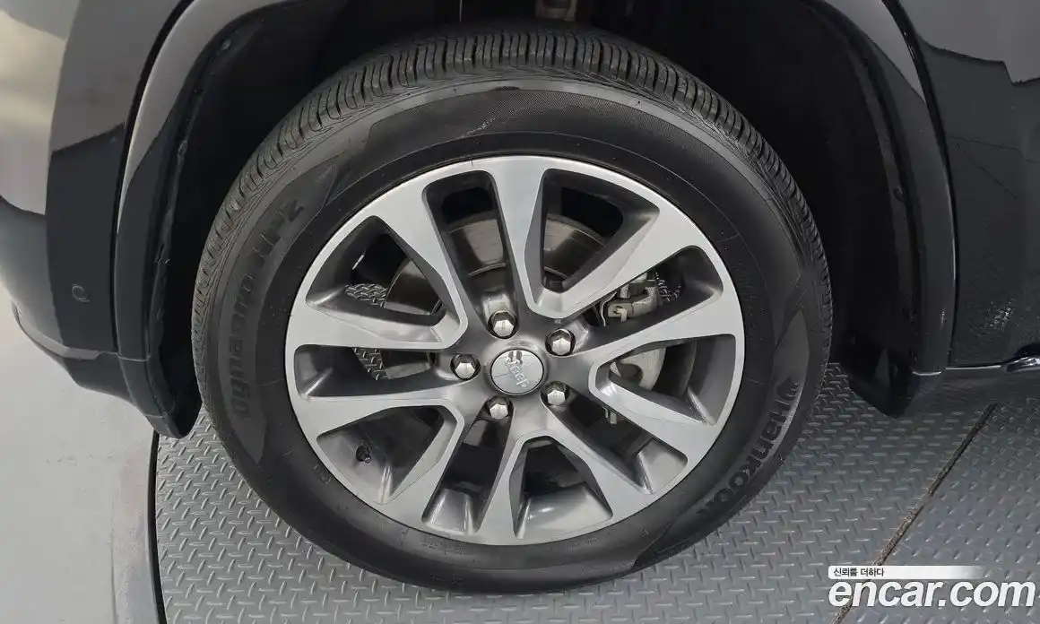 Jeep Cherokee 2018 3.0 Автомат в Москве № 232564, фото 5