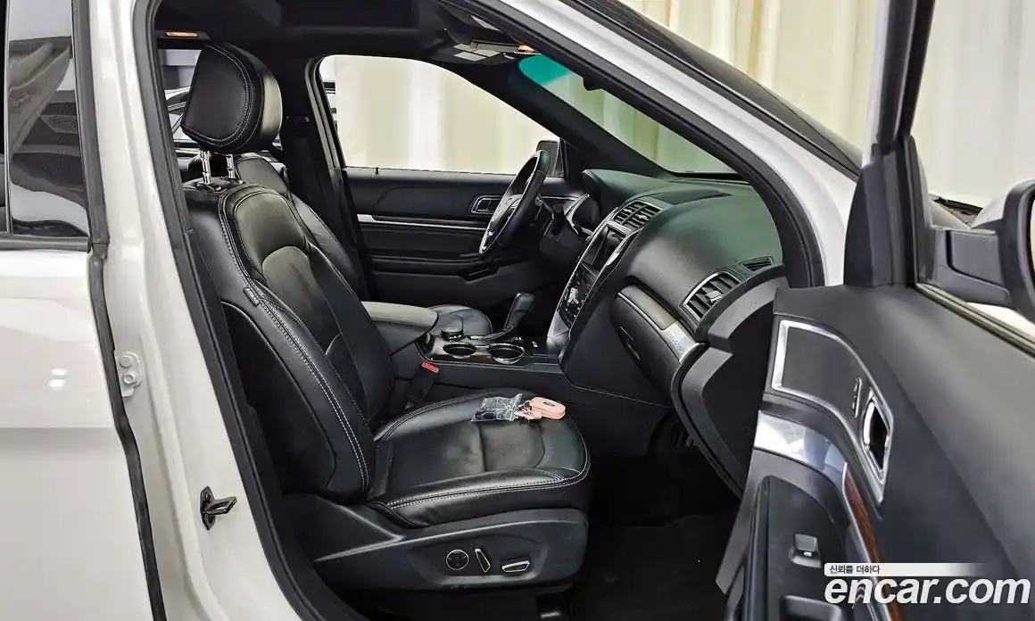 Ford Explorer 2017 2.3 Автомат в Москве № 255647, фото 11