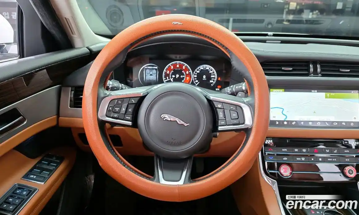 Jaguar XF 2018 2.0 Автомат в Москве № 256054, фото 17