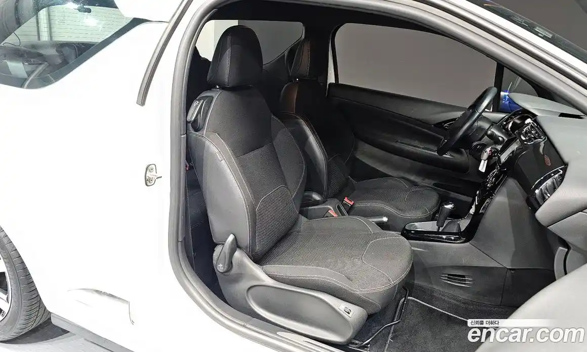 Citroen DS3 2013 1.6 Автомат в Москве № 256806, фото 12