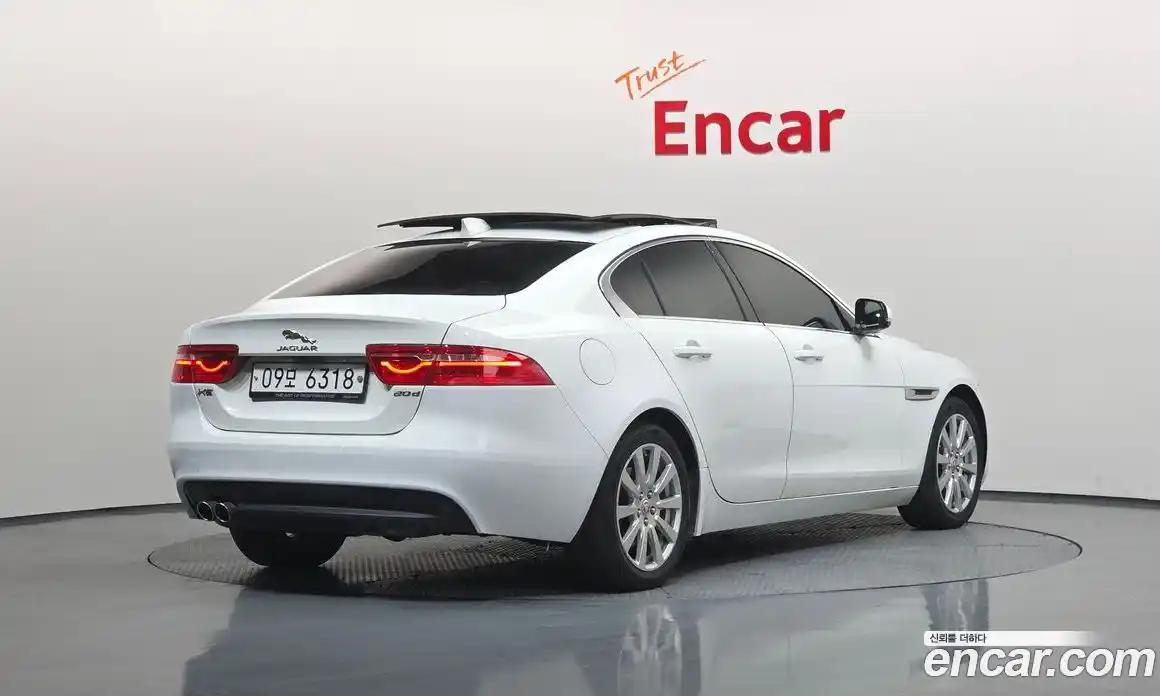 Jaguar XE 2017 2.0 Автомат в Москве № 264726, фото 15